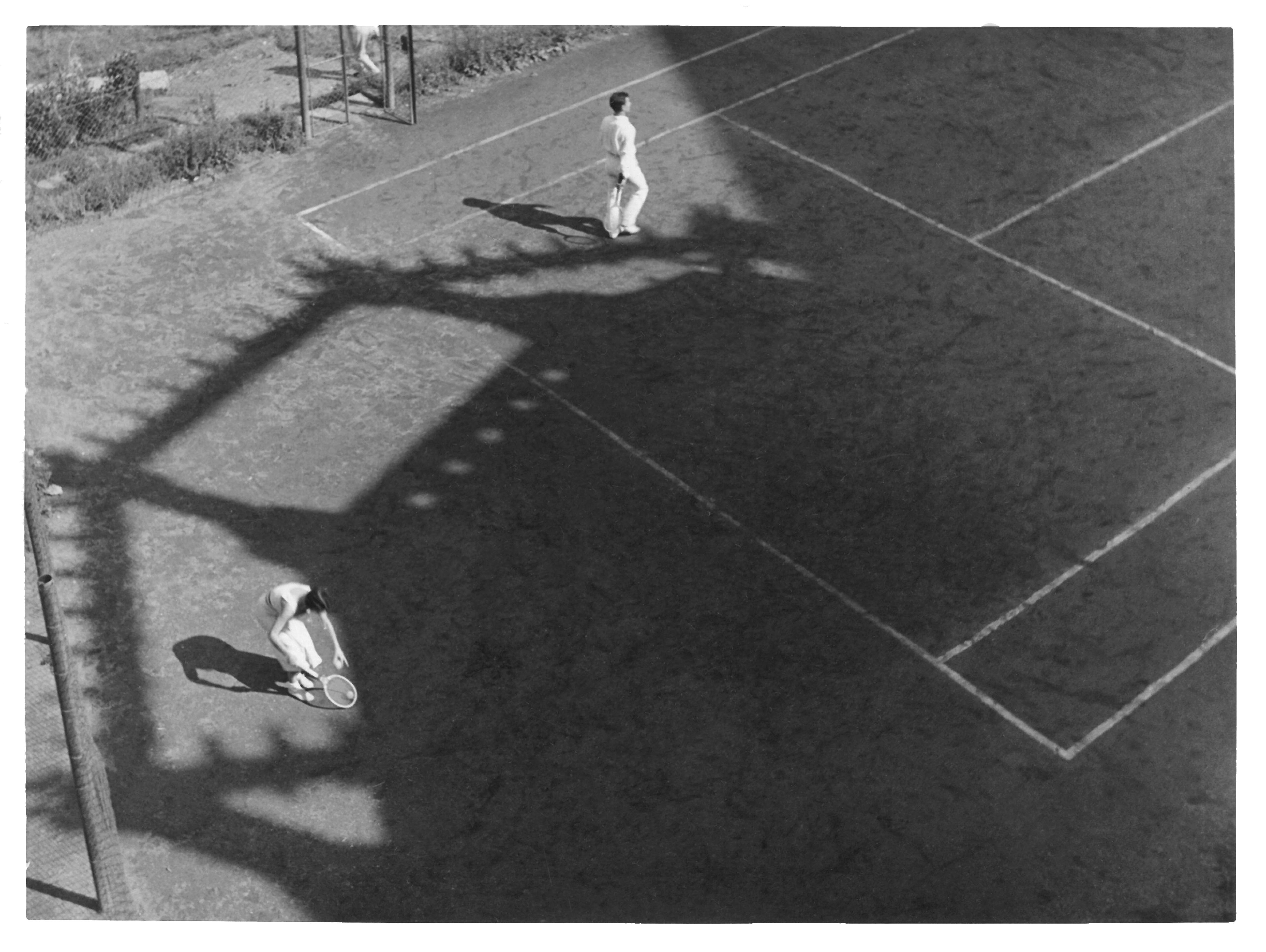 Hevesy Iván: Teniszpálya I., 1934-1941 zselatinos ezüst papírkép, Medve Mihály gyűjteménye